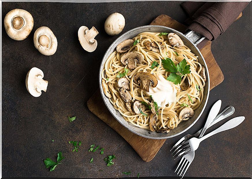 Pasta with mushrooms