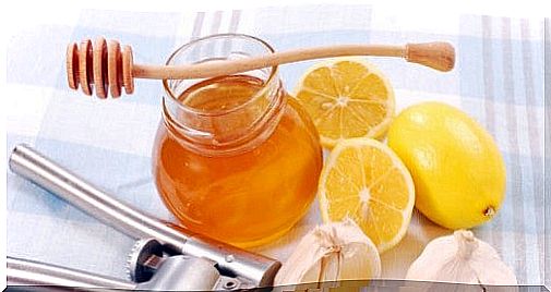 Jar of honey and lemons