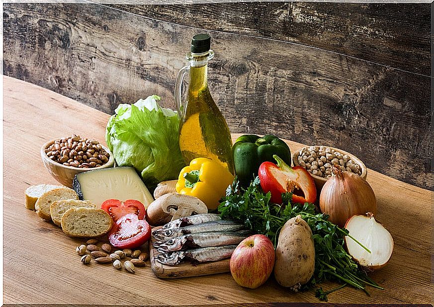 What are the characteristics of the Mediterranean diet for intestinal health?