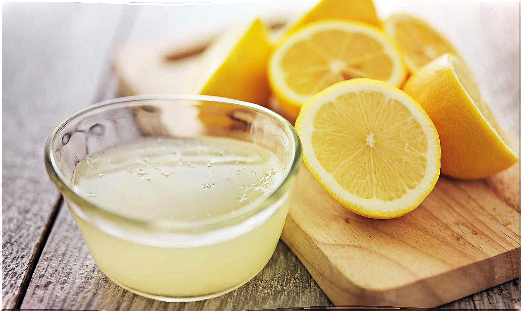 Lemon juice helps detoxify the liver