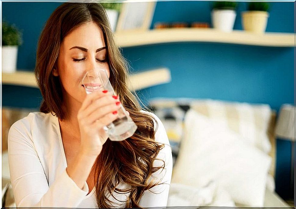 How to look beautiful in a matter of minutes by drinking more water